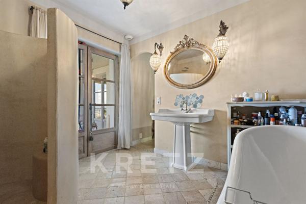 Bastide provençale sur les collines de Manosque