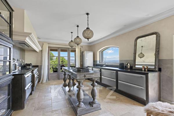 Bastide provençale sur les collines de Manosque