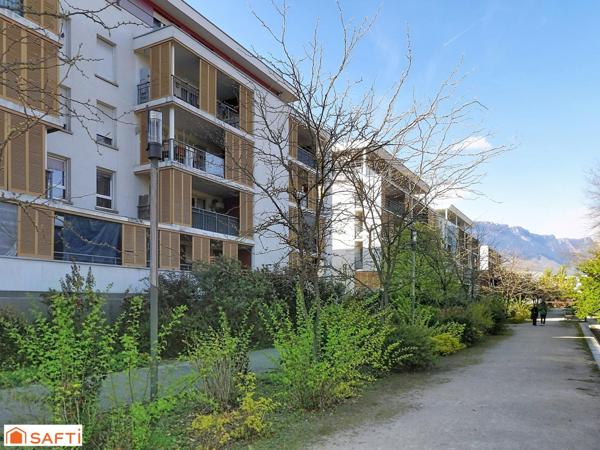 Appartement de 70m², traversant et lumineux.