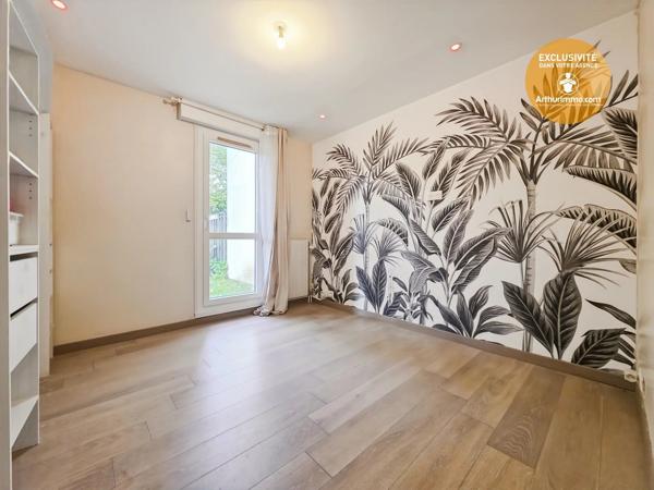 Vente                                                      Appartement
                        
                     4 pièces                      76 m2                     à Évry-Courcouronnes
