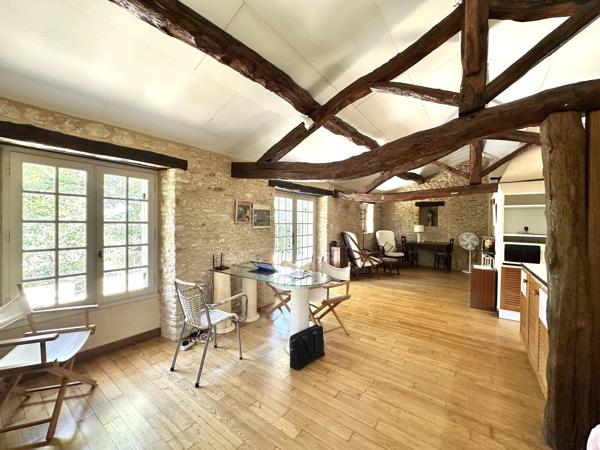 Propriété de caractère avec maisons d'amis indépendant et piscine à proximité de Saint-Cyprien