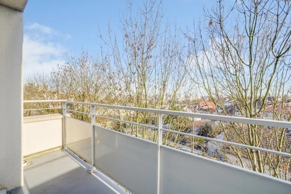 T3 Montreuil (93) clé en main en parfait état avec 2 balcons et ascenseur