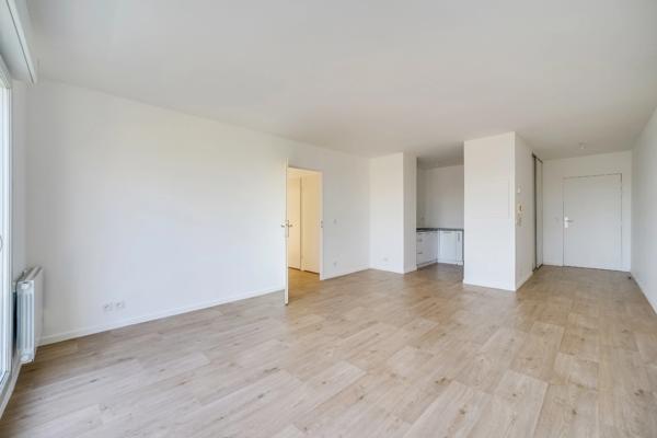 T3 Montreuil (93) clé en main en parfait état avec 2 balcons et ascenseur