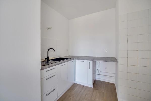T3 Montreuil (93) clé en main en parfait état avec 2 balcons et ascenseur