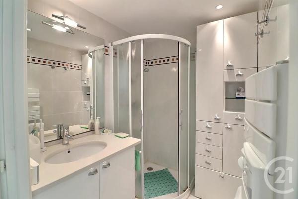 Appartement T2 à vendre  2 pièces - 49,23 m 2   FREJUS  - 83