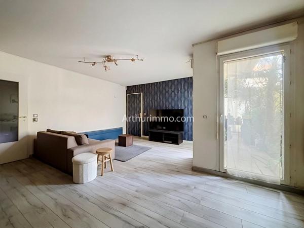 Vente                                                      Appartement
                        
                     2 pièces                      55 m2                     à Limeil-Brévannes