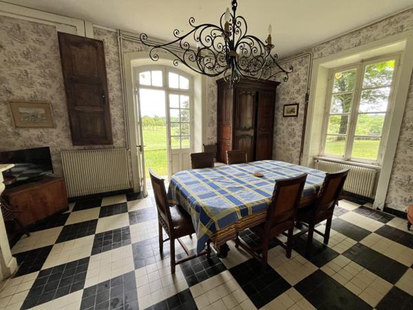 Maison à vendre 421 200 € Saint-Just-le-Martel 10 p 244 m² DPE F