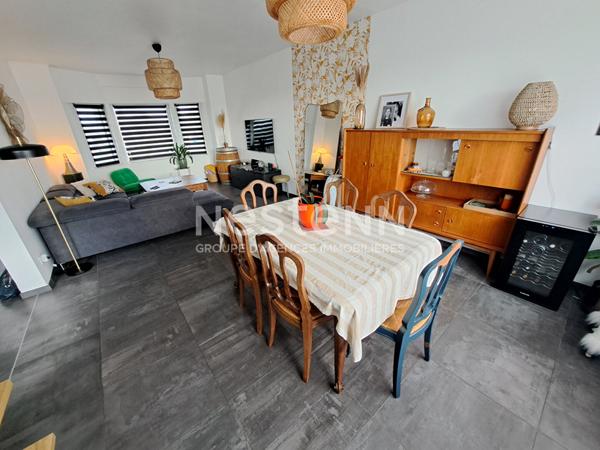 Quartier recherché pour cette maison de 116 m² tout en lumière entièrement rénovée.