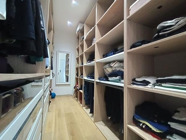 Magnifique contemporaine de 4 chambres à vendre idéalement située à Vannes dans secteur recherché