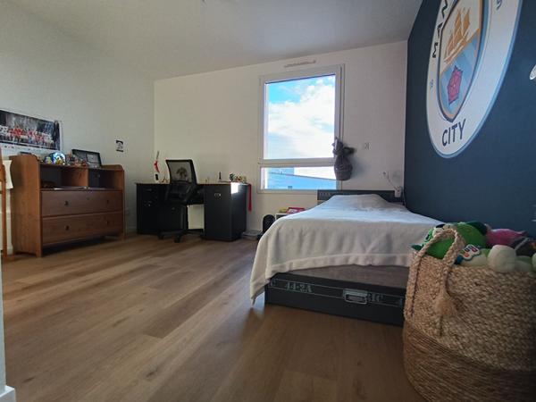 Magnifique contemporaine de 4 chambres à vendre idéalement située à Vannes dans secteur recherché