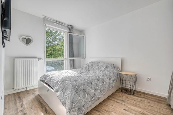 Christophe Michaudelle Capifrance, vous propose à MEAUX, appartement récent (2020) 2 pièces 50 m² avec son balcon et sa place de stationnement.
