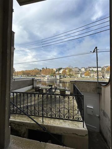 MAISON AVEC VUE SUR LA MAYENNE Laval MAISON AVEC VUE SUR LA MAYENNE Laval