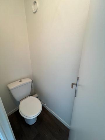 À louer à l'année ? Studio cabine de 40 m² avec balcon et garage privatif
