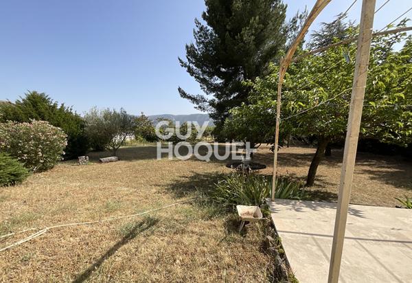 Villa proche Maubec 90 m² 3 chambres garage terrain 2400 m² vue LUBERON