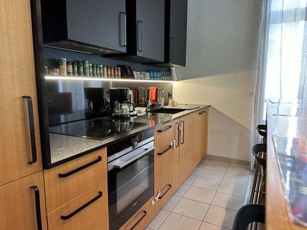 Superbe T3 avec vue sur parc dans résidence récente – parking