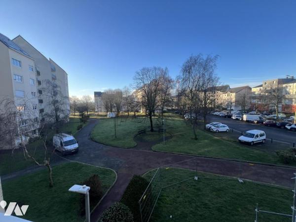 Appartement 84 m², proche mémorial et clinique Saint Martin. Parking couvert.