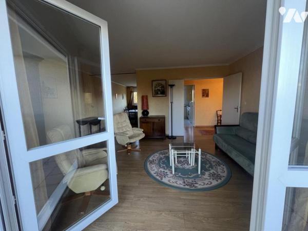 Appartement 84 m², proche mémorial et clinique Saint Martin. Parking couvert.