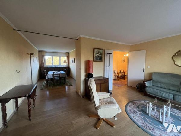 Appartement 84 m², proche mémorial et clinique Saint Martin. Parking couvert.