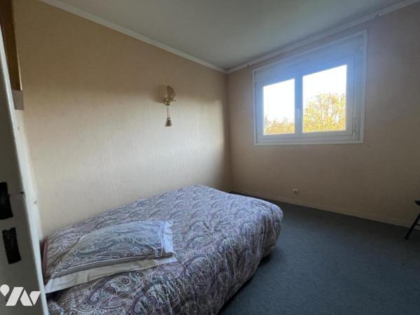 Appartement 84 m², proche mémorial et clinique Saint Martin. Parking couvert.