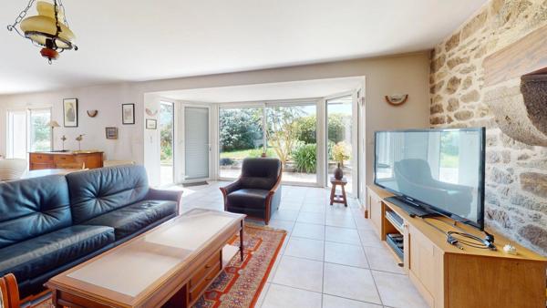 Ensemble de deux maisons et dépendances à DOUARNENEZ (29)