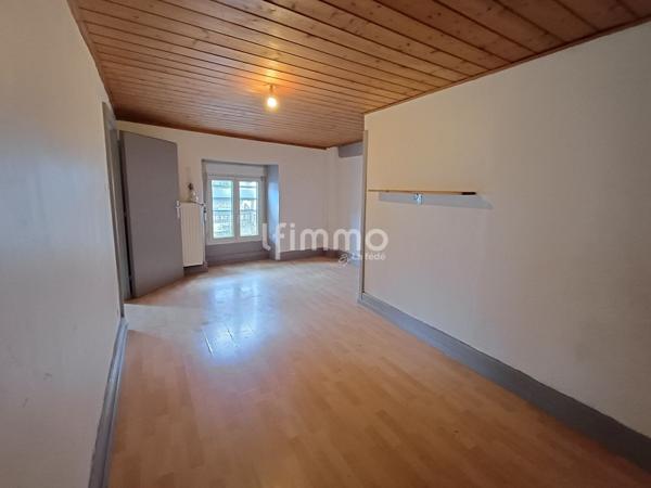 Immeuble comprenant deux logements