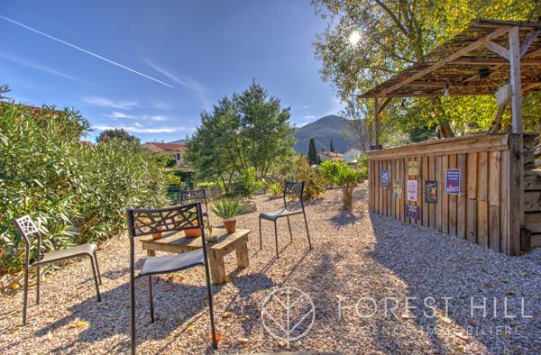 Céret (66400) Maison 4 faces,récente proche tous commerces