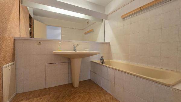 appartement T3 avec cave, parking et grand balcon