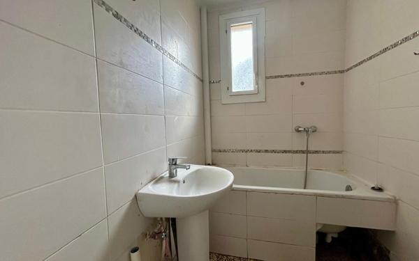 Appartement à vendre    3 pièces • 50 m2 Marseille 9