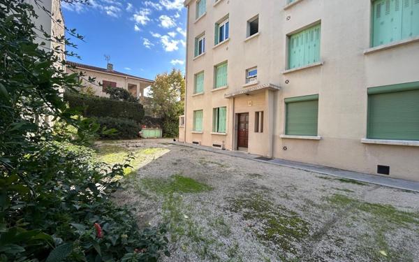 Appartement à vendre    3 pièces • 50 m2 Marseille 9