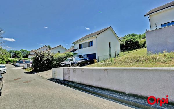 Maison à vendre    5 pièces •  Bourgoin-Jallieu