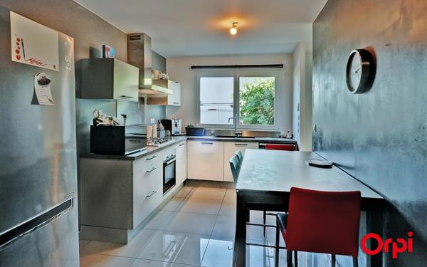 Maison à vendre    5 pièces •  Bourgoin-Jallieu