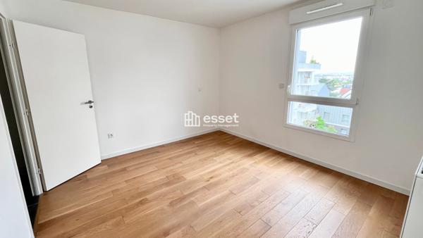 Location Appartement 5 pièces 101.9 m² - Rueil-malmaison 92500