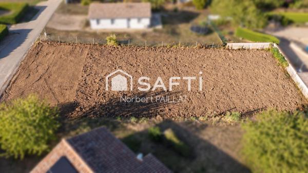 Terrain constructible 994 m² à Azé