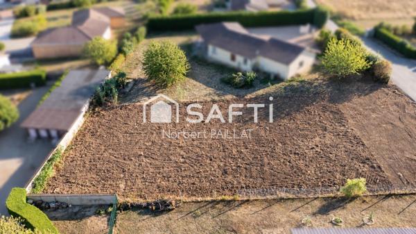 Terrain constructible 994 m² à Azé