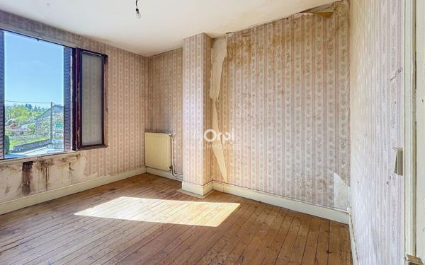 Immeuble à vendre    7 pièces •  Vallon-en-Sully