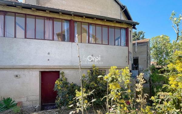 Immeuble à vendre    7 pièces •  Vallon-en-Sully