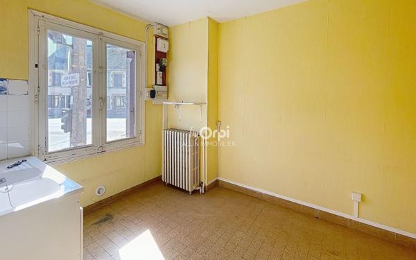 Immeuble à vendre    7 pièces •  Vallon-en-Sully