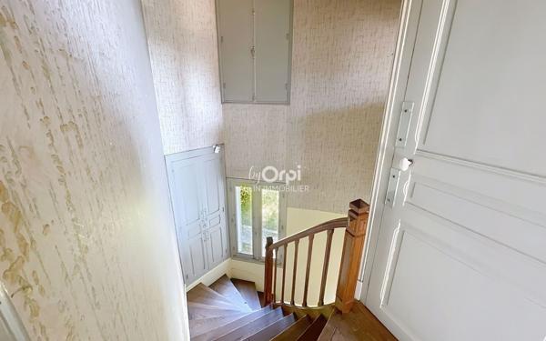 Immeuble à vendre    7 pièces •  Vallon-en-Sully