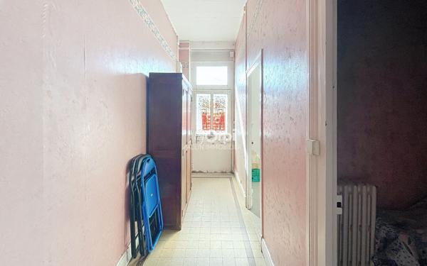 Immeuble à vendre    7 pièces •  Vallon-en-Sully