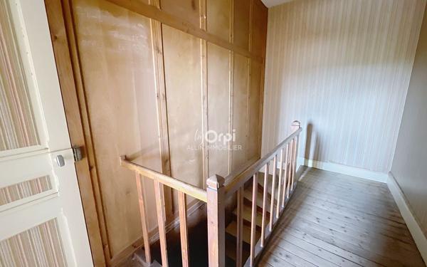 Immeuble à vendre    7 pièces •  Vallon-en-Sully