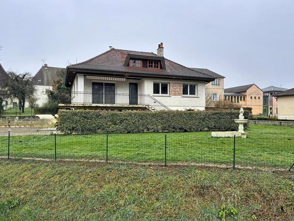 Maison familiale 7 pièces – 230 m² – Terrain 1 231 m² – Fort potentiel