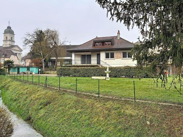 Maison familiale 7 pièces – 230 m² – Terrain 1 231 m² – Fort potentiel