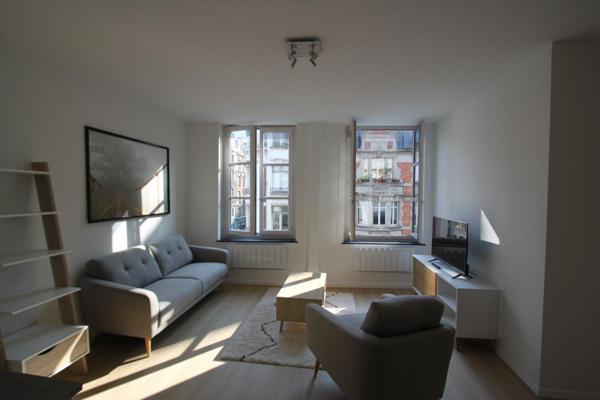 A LOUER : T2 à LILLE • Rue Pierre Mauroy - Gare Lille Flandre • 1 015 € CC • Réf. G379-2