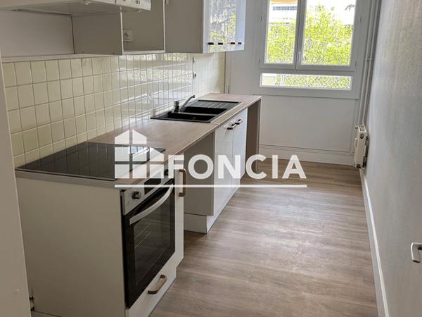 Location Appartement 2 pièces 51.32 m² - 156 AVENUE BOLLEE Le Mans 72000