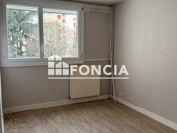 Location Appartement 2 pièces 51.32 m² - 156 AVENUE BOLLEE Le Mans 72000