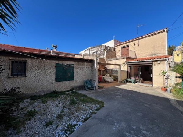 Marseille (13007) VENTE MAISON 95 M2 R+1 A RENOVER COUR TERRASSE PARKING AU COEUR D'ENDOUME 13007 MARSEILLE