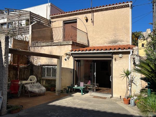 Marseille (13007) VENTE MAISON 95 M2 R+1 A RENOVER COUR TERRASSE PARKING AU COEUR D'ENDOUME 13007 MARSEILLE