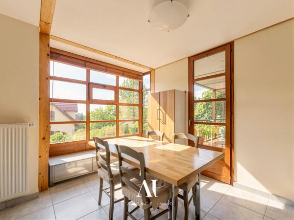 Maison d'architecte T7 Lumineuse 5 Chambres 229m2 Grand sous sol Vue Jura Gex 01170