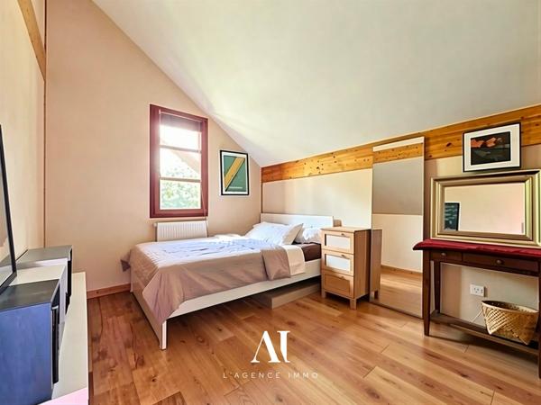 Maison d'architecte T7 Lumineuse 5 Chambres 229m2 Grand sous sol Vue Jura Gex 01170