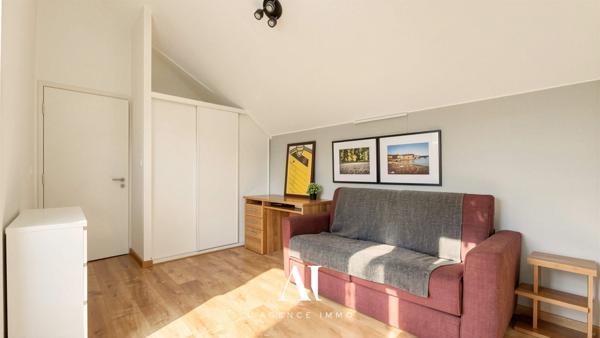 Maison d'architecte T7 Lumineuse 5 Chambres 229m2 Grand sous sol Vue Jura Gex 01170